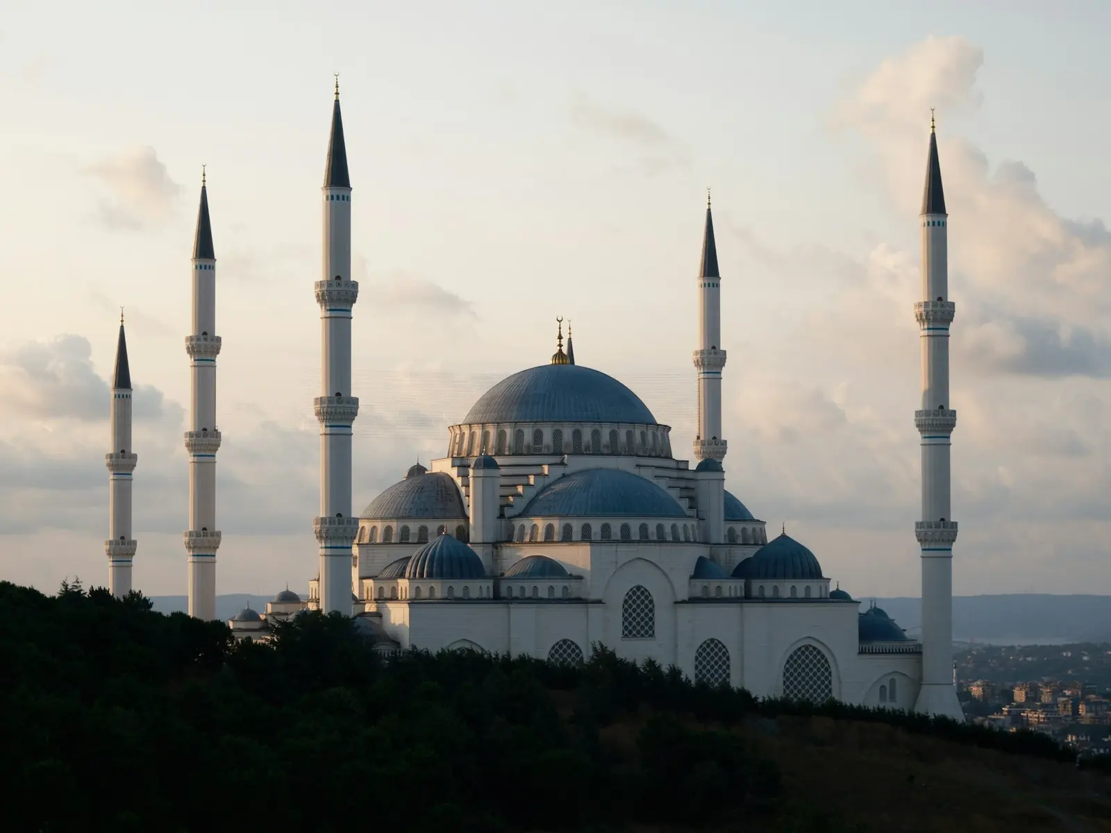 Çamlıca Tepesi’ndeki Çamlıca Camii